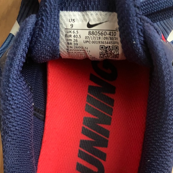 Nike Zoom Sneakers - Picture 4 of 9